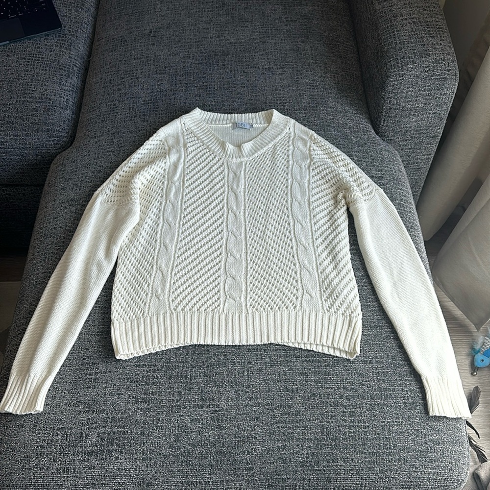Tobi XS white sweater